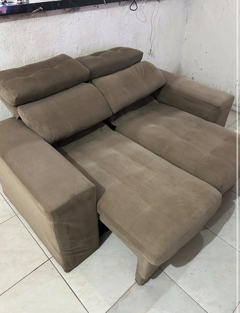 Sofá retrátil higienizado